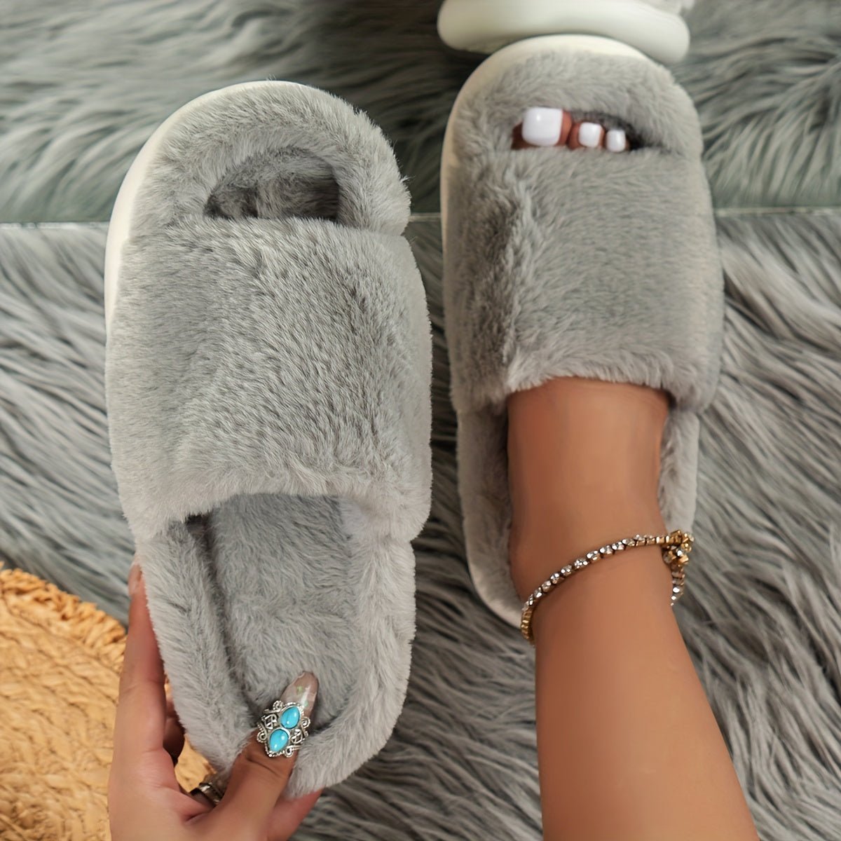 Cozy Fluffy Faux Furry House Slippers - ET